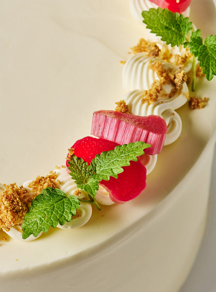 Gâteau à la rhubarbe et aux amandes